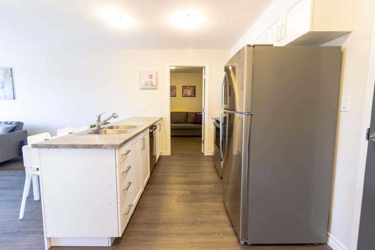 Newly Renovated Modern Condo Near Hospital, Unb Patio & Parking Coffee 세인트존 외부 사진
