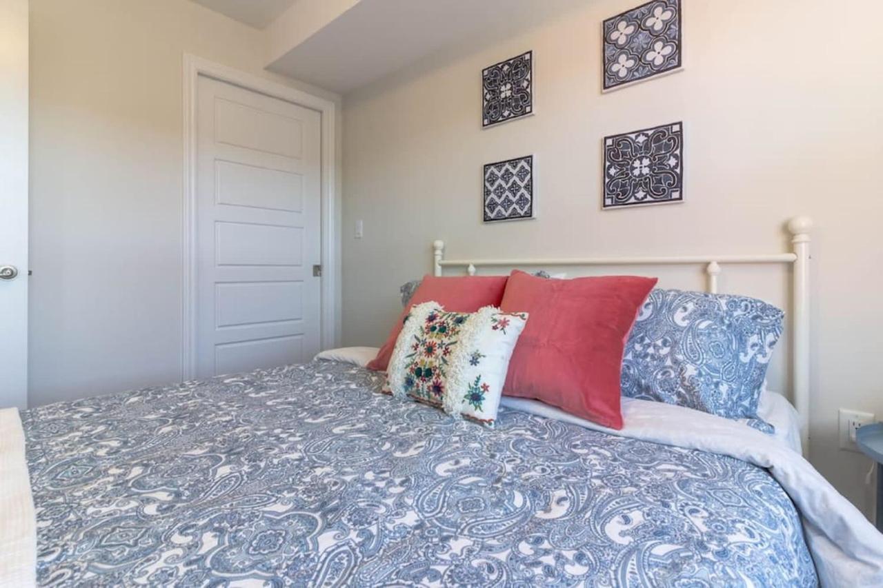 Newly Renovated Modern Condo Near Hospital, Unb Patio & Parking Coffee 세인트존 외부 사진
