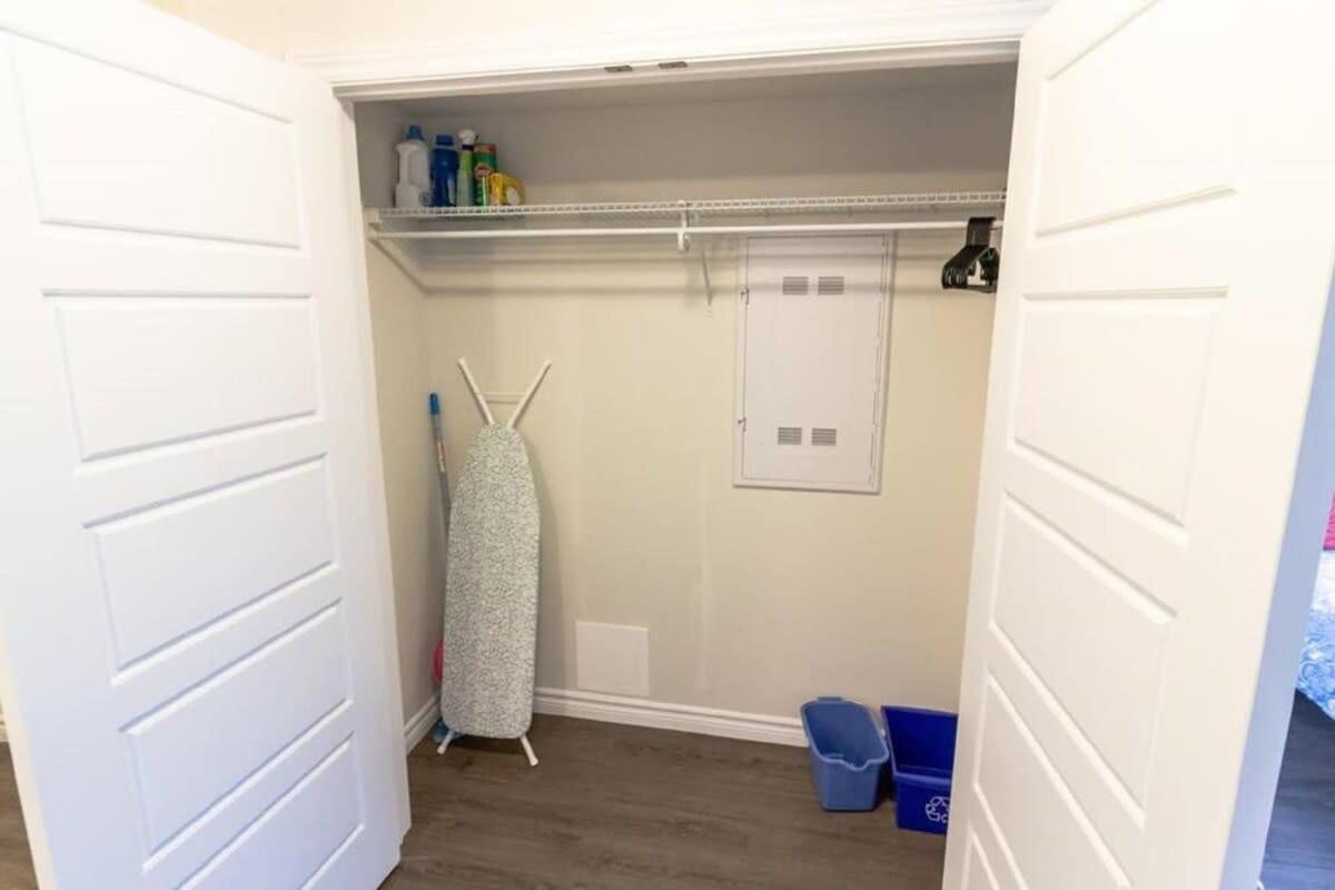 Newly Renovated Modern Condo Near Hospital, Unb Patio & Parking Coffee 세인트존 외부 사진