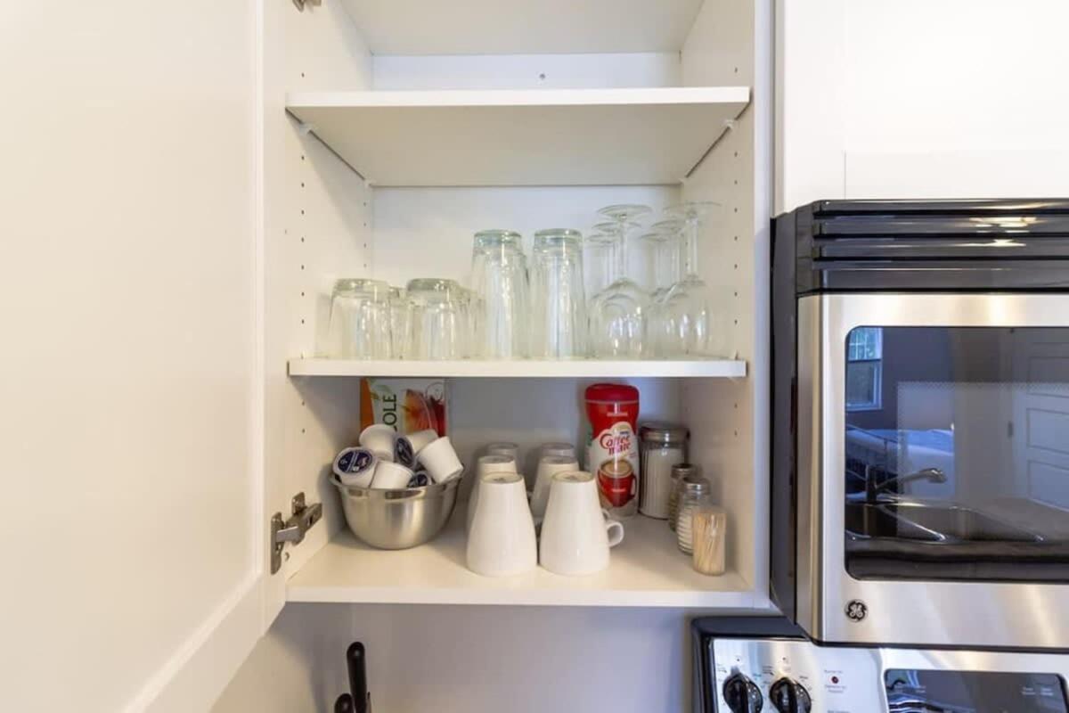 Newly Renovated Modern Condo Near Hospital, Unb Patio & Parking Coffee 세인트존 외부 사진