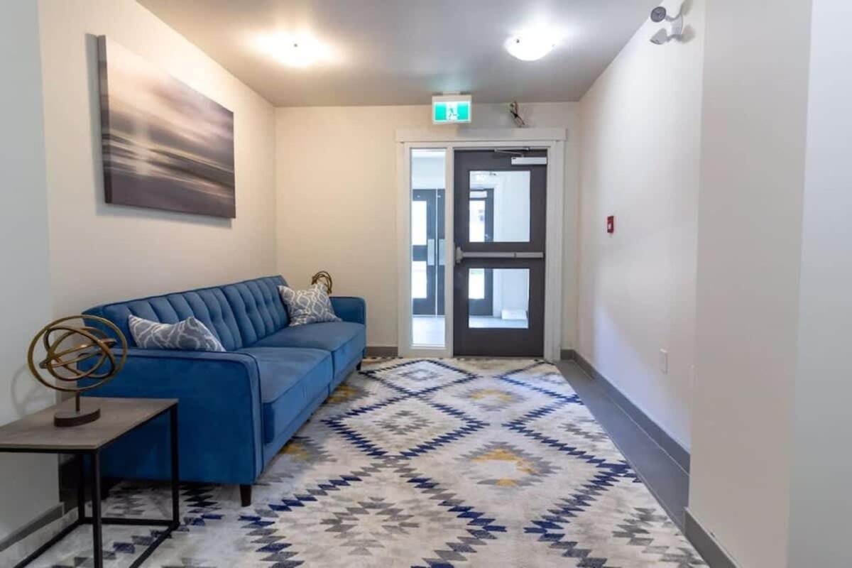 Newly Renovated Modern Condo Near Hospital, Unb Patio & Parking Coffee 세인트존 외부 사진